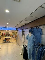 Lucky Plaza (D9), Retail #579994321
